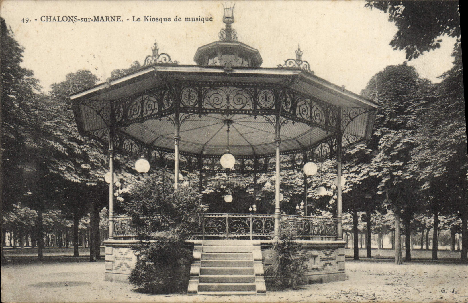 Chalons-sur-Marne — Le Kiosque de musique — G. J.