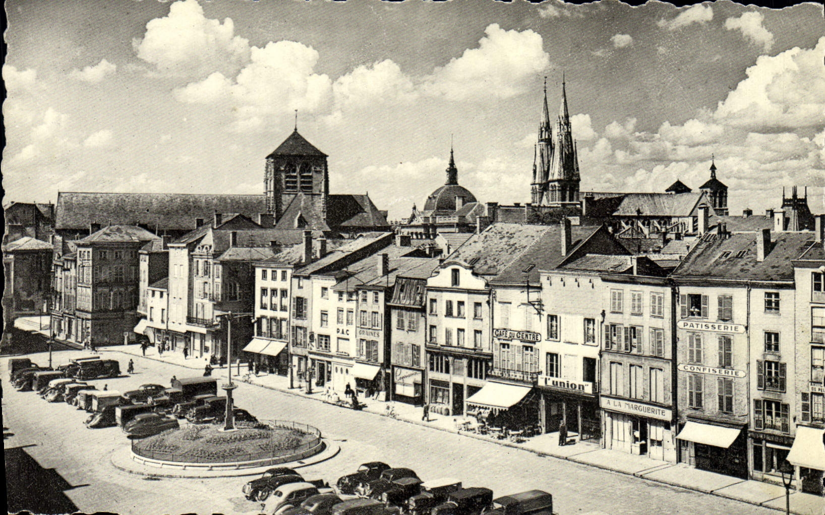 CPA Chalons Sur Marne place de la république