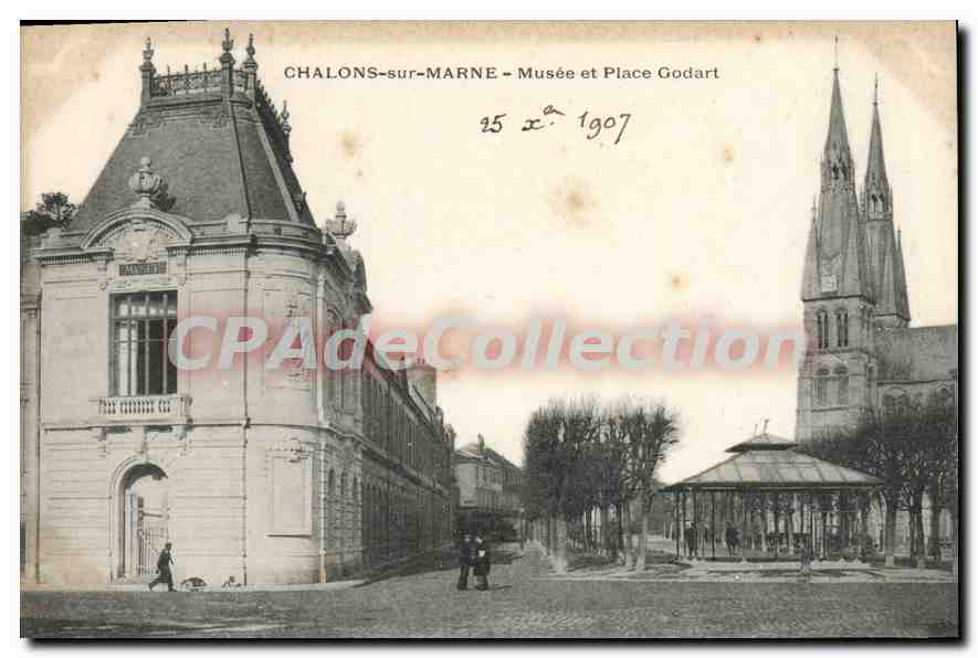 CPA Chalons Sur Marne Musee Et Place Godart
