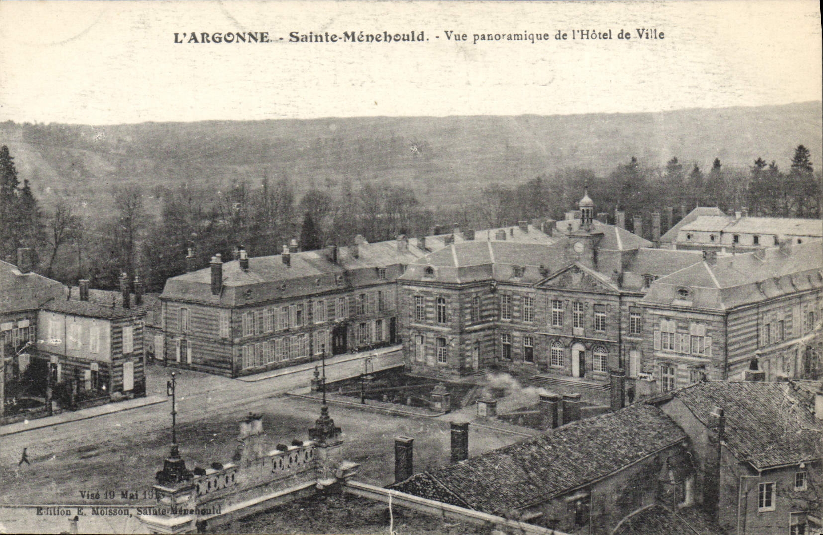 Sainte-Ménéhould - Vue panoramique de l'Hôtel de Ville - Édition E. Moisson