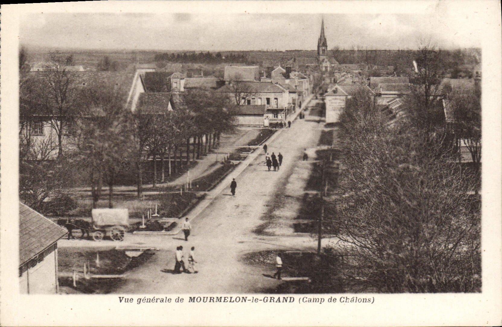 Vue générale de MOURMELON-le-GRAND (Camp de Châlons)