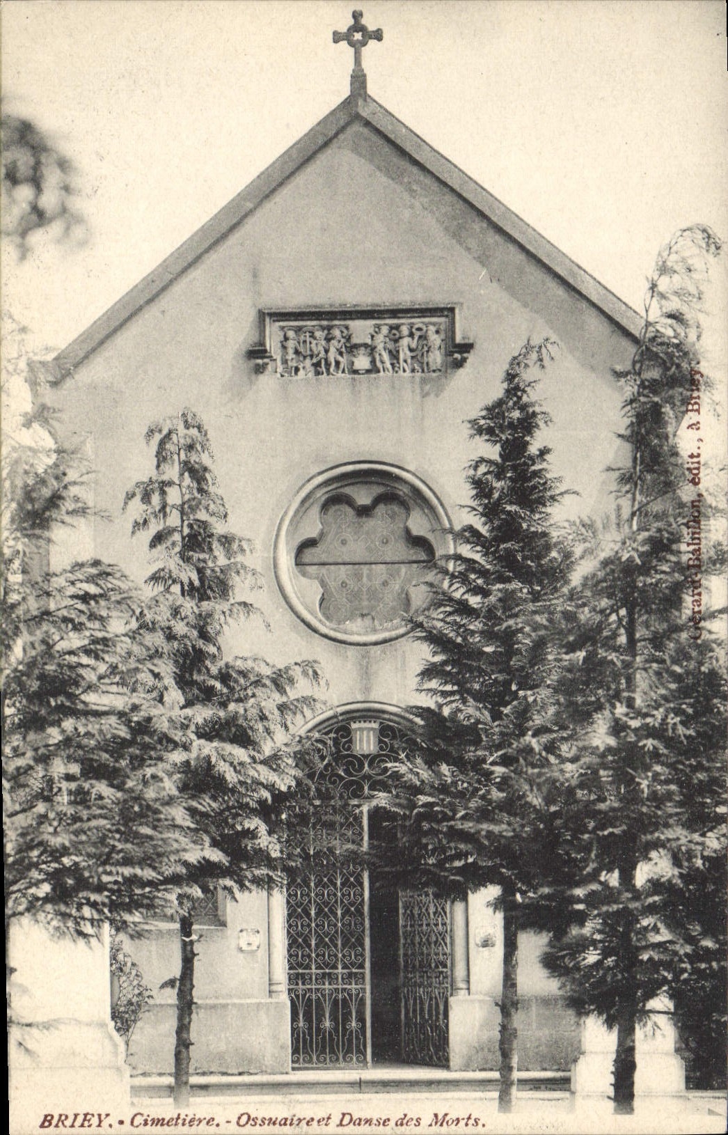 BRIEY - Cimetière - Ossuaire et Danse des Morts — Éditeur Bélinon, à Briey