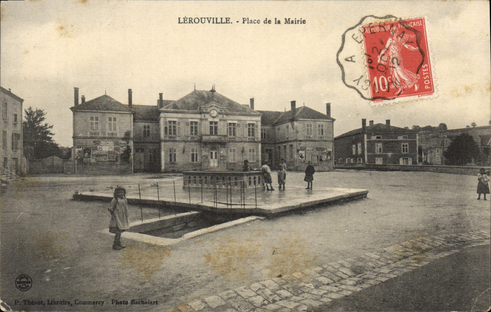 CPA Lerouville Place De La Mairie