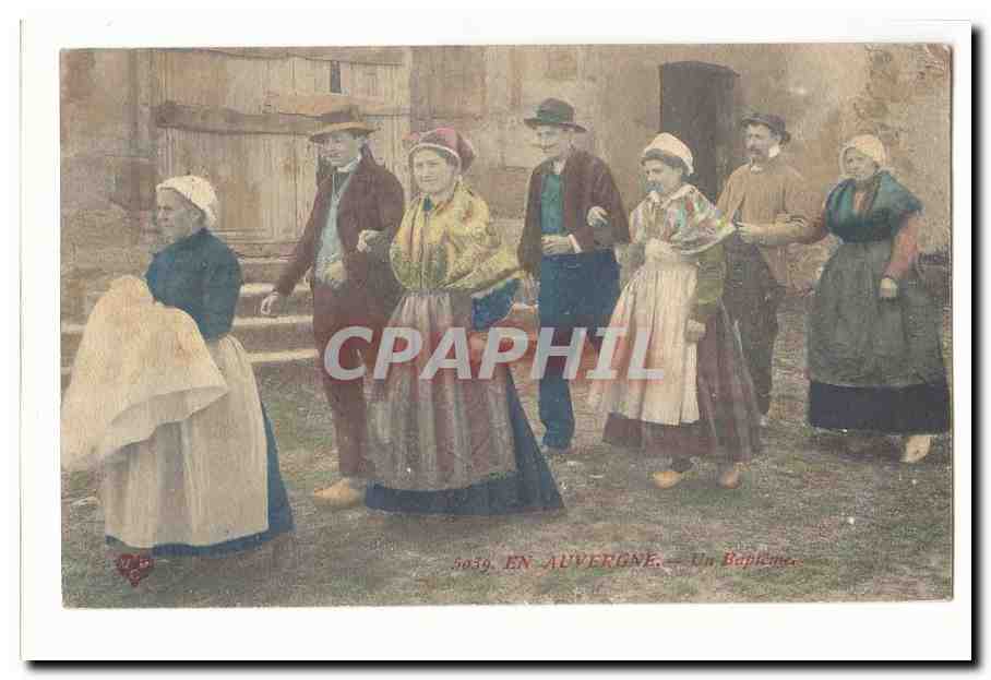 en Auvergne CPA un bapteme (fete)