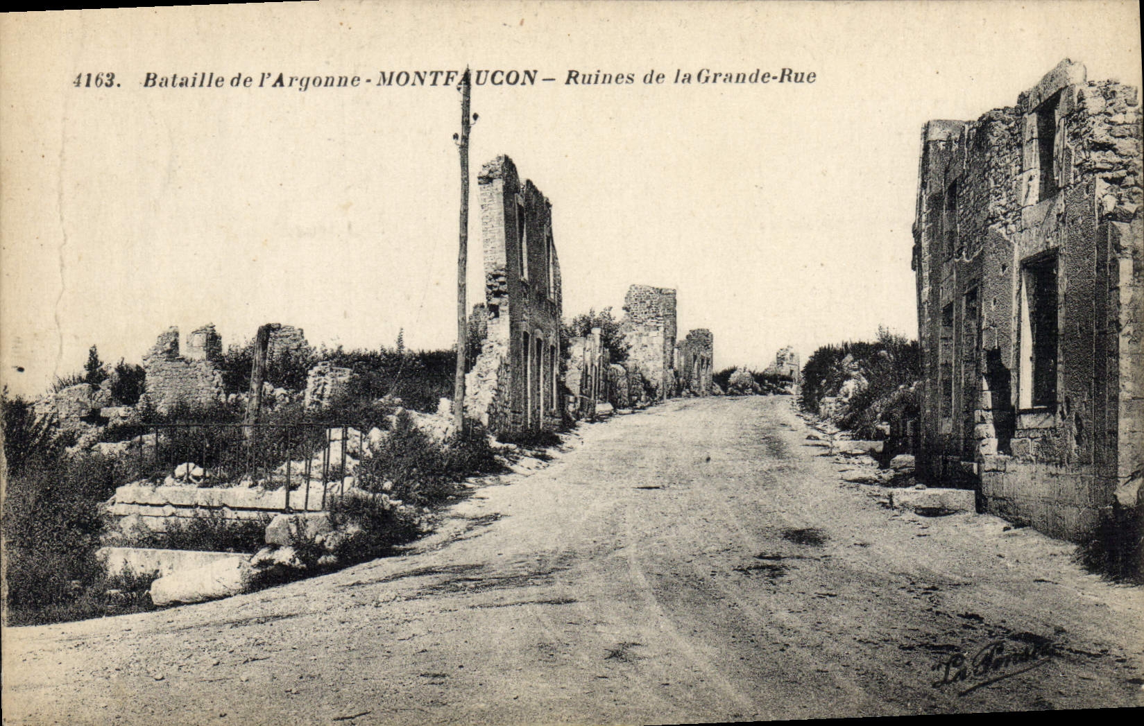Ruines de la Grande-Rue à Montfaucon-d'Argonne — Bataille de l'Argonne — Éditeur La Bonne, n° 4163