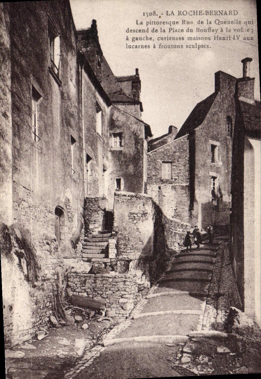 CPA La Roche Bernard La Pittoresque Rue De La Quenelle