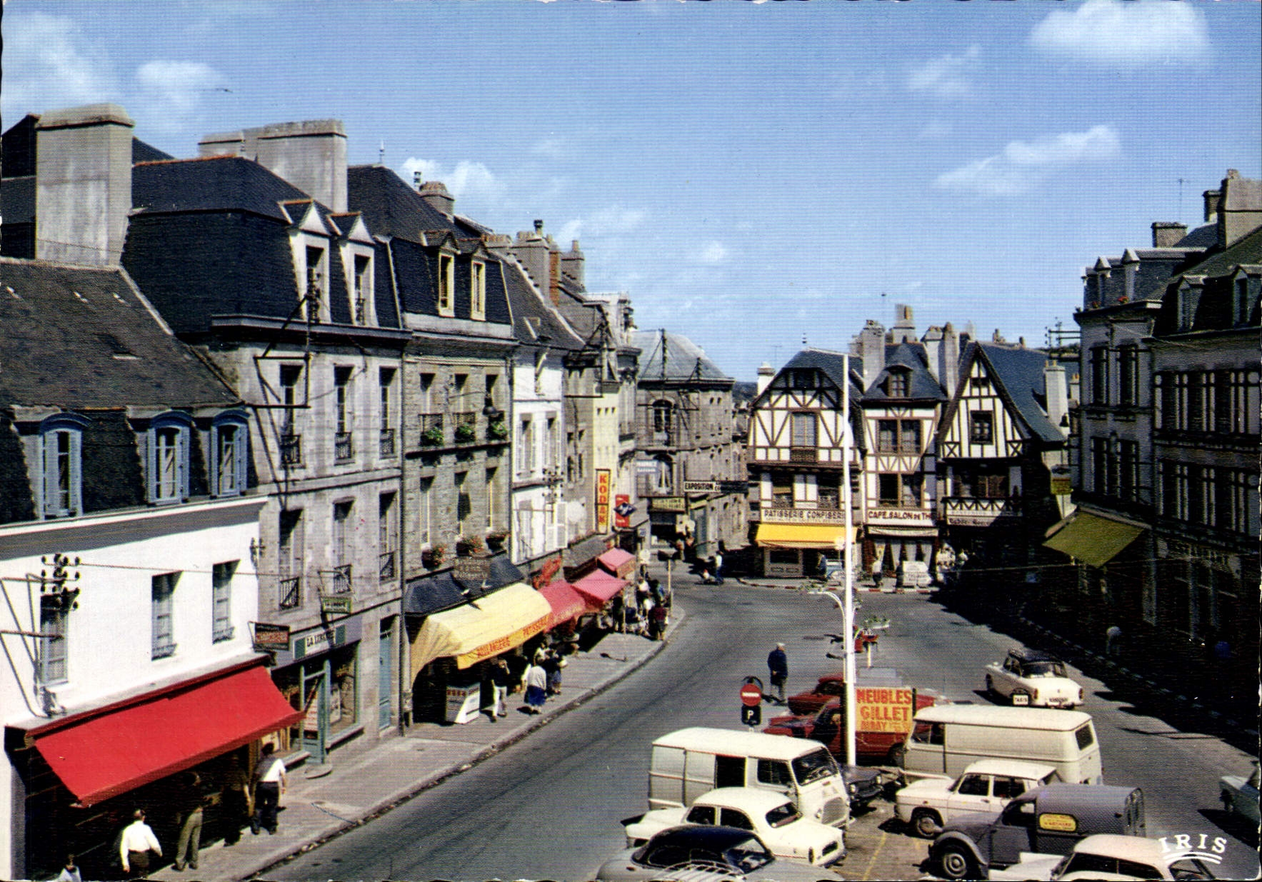Auray — Vieilles maisons sur la Place — Lumicap