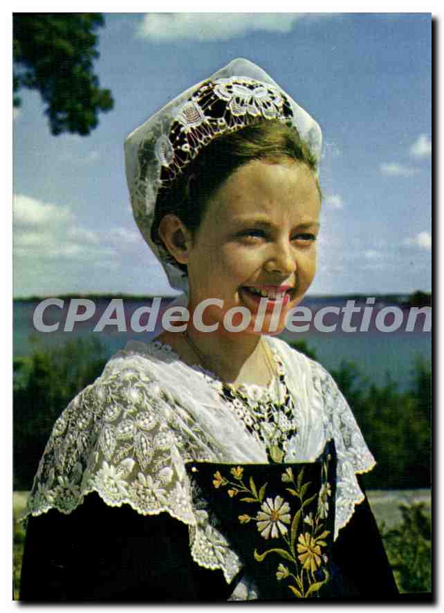 Jeune fille en costume de l'Île aux Moines — Golfe du Morbihan — Éditions d'Art Jos Le Doaré