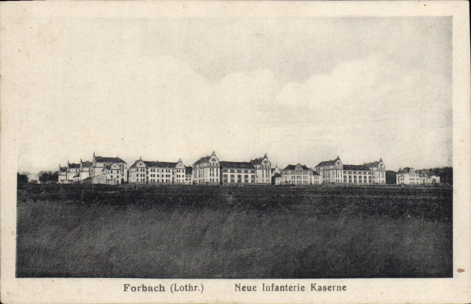 CPA Forbach Neue Infanterie Kaserne