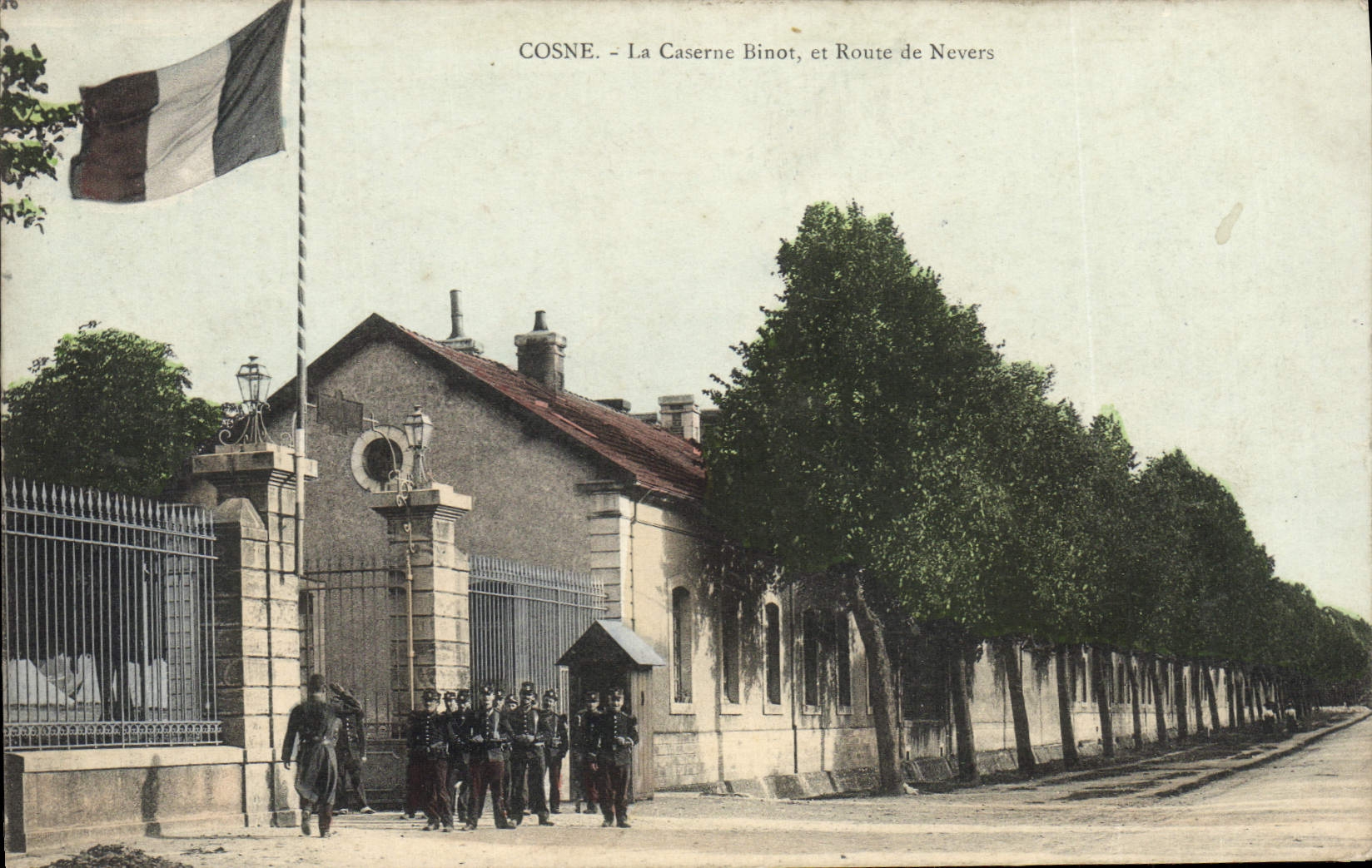 Cosne-sur-Loire - La Caserne Binot, et Route de Nevers — éditeur non identifié