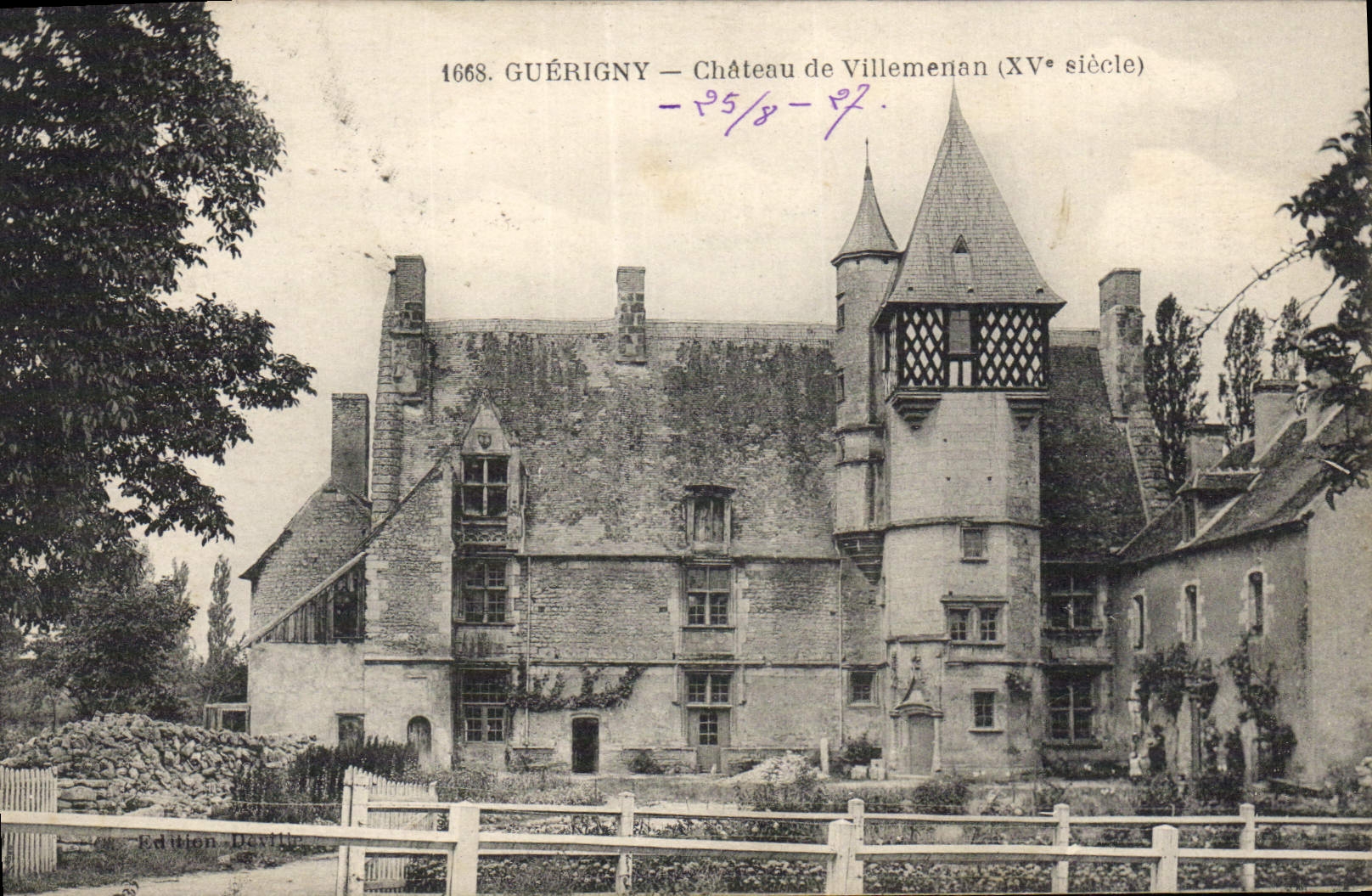CPA Guerigny Chateau De Villemenan