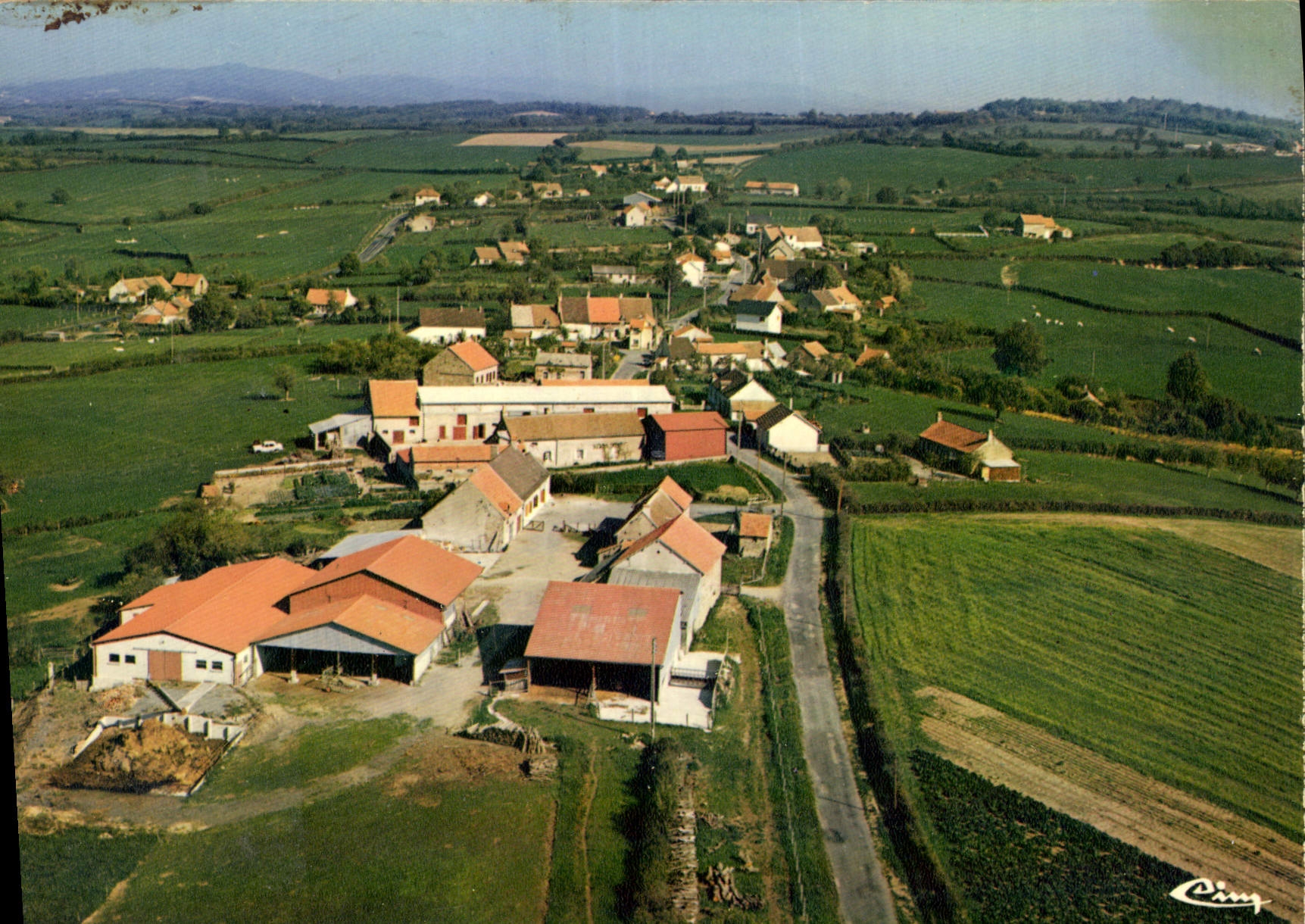 Lanty (Nièvre) — Vue générale aérienne — Cimchrome