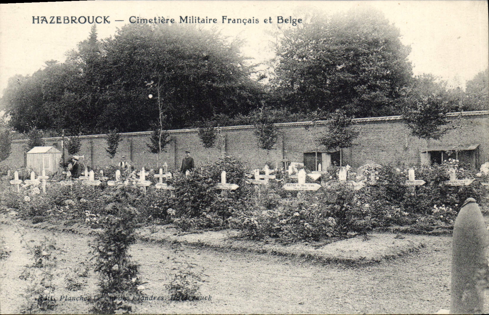 CPA Hazebrouck Cimetiere Militaire Français et Belge