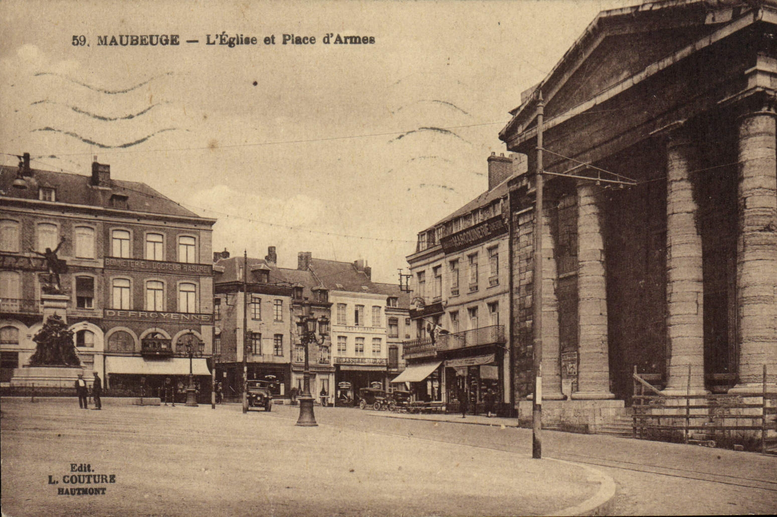 CPA Maubeuge L'Eglise Et Place D'Armes