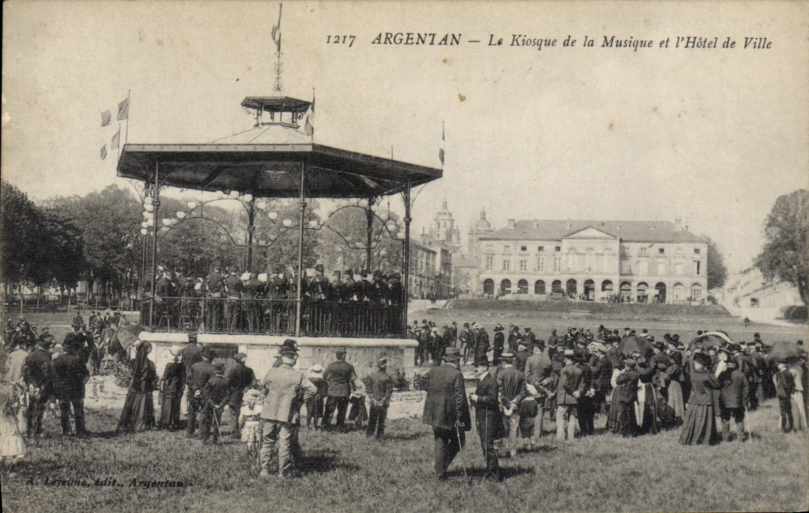 CPA Argentan Le KIosque De La Musique hôtel de ville