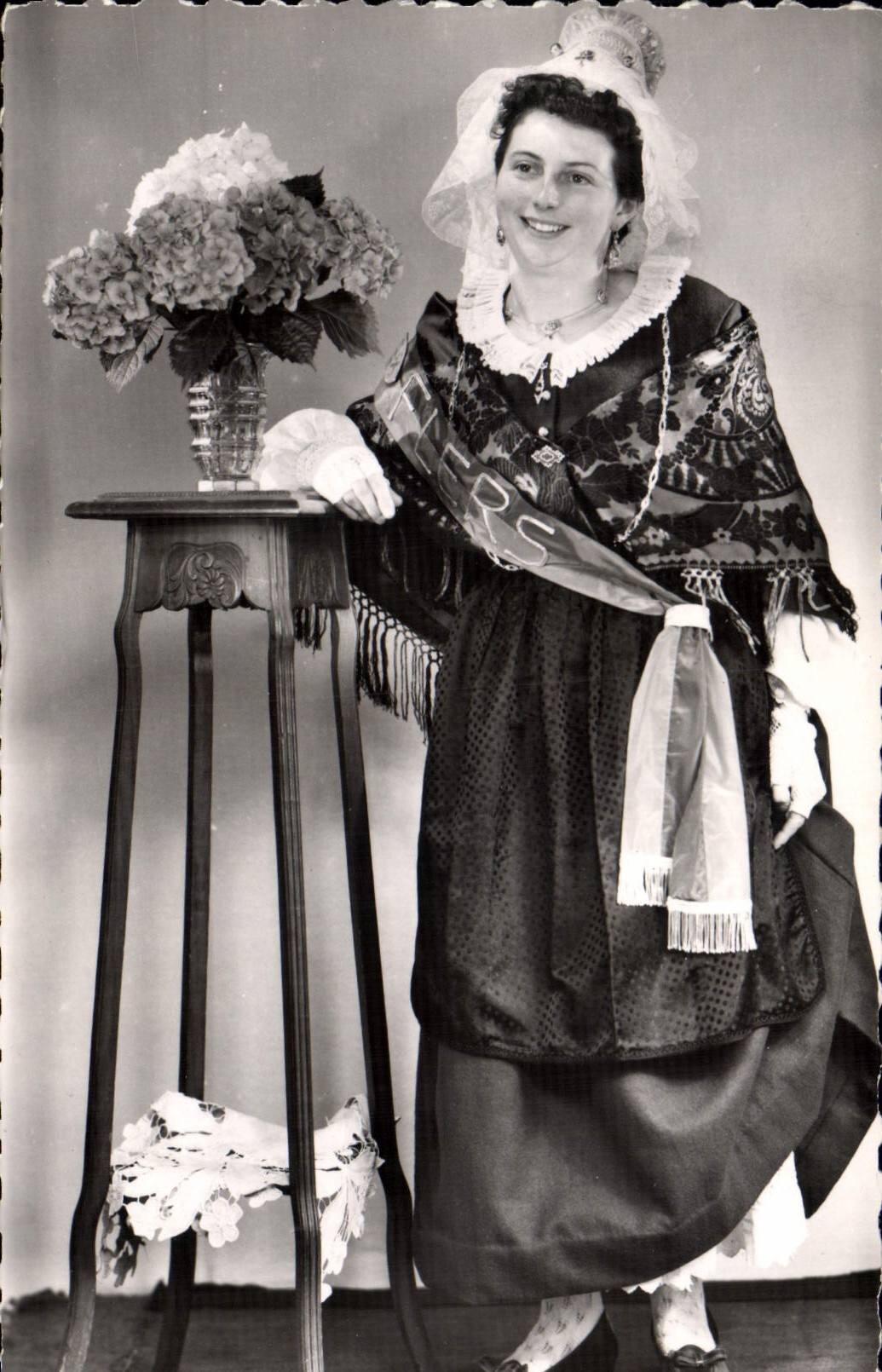 CPA Suisse Normande Miss FLERS 8 août 1954 autographe