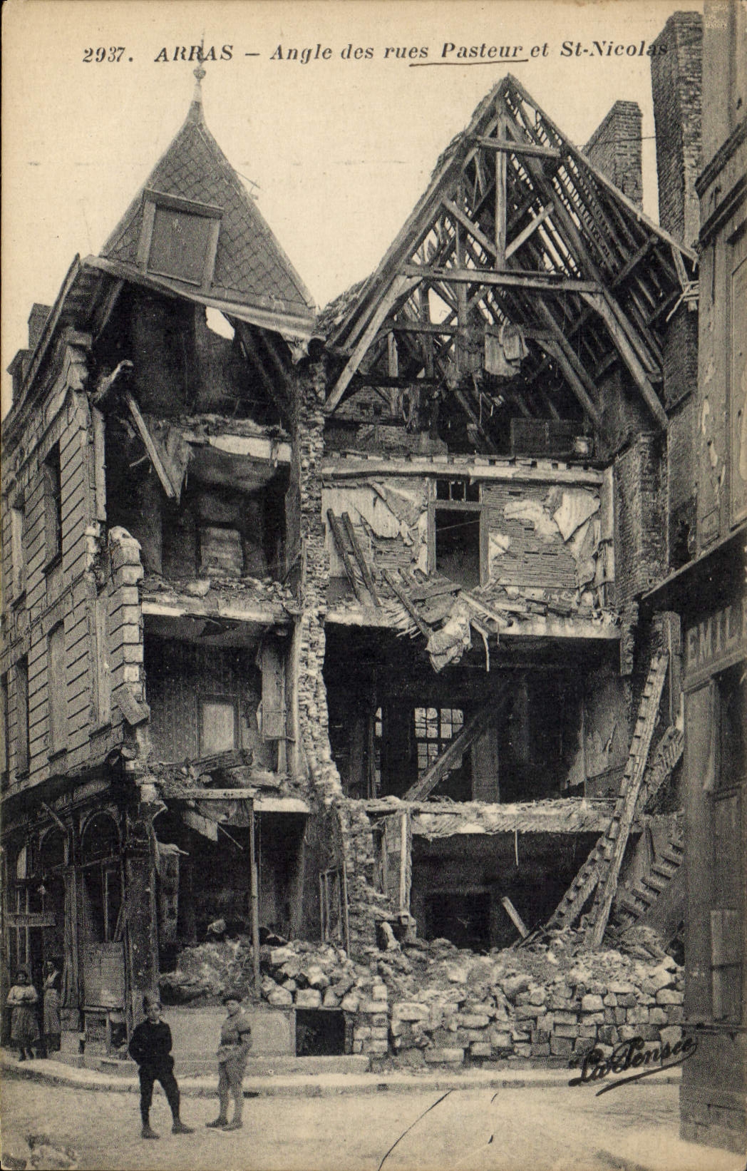 Arras — Ecke der Straßen Pasteur und St-Nicolas — La Densée