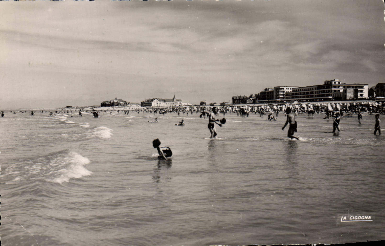 La plage côté nord à Berck — éditeur La Cigogne, n° 62.998.22