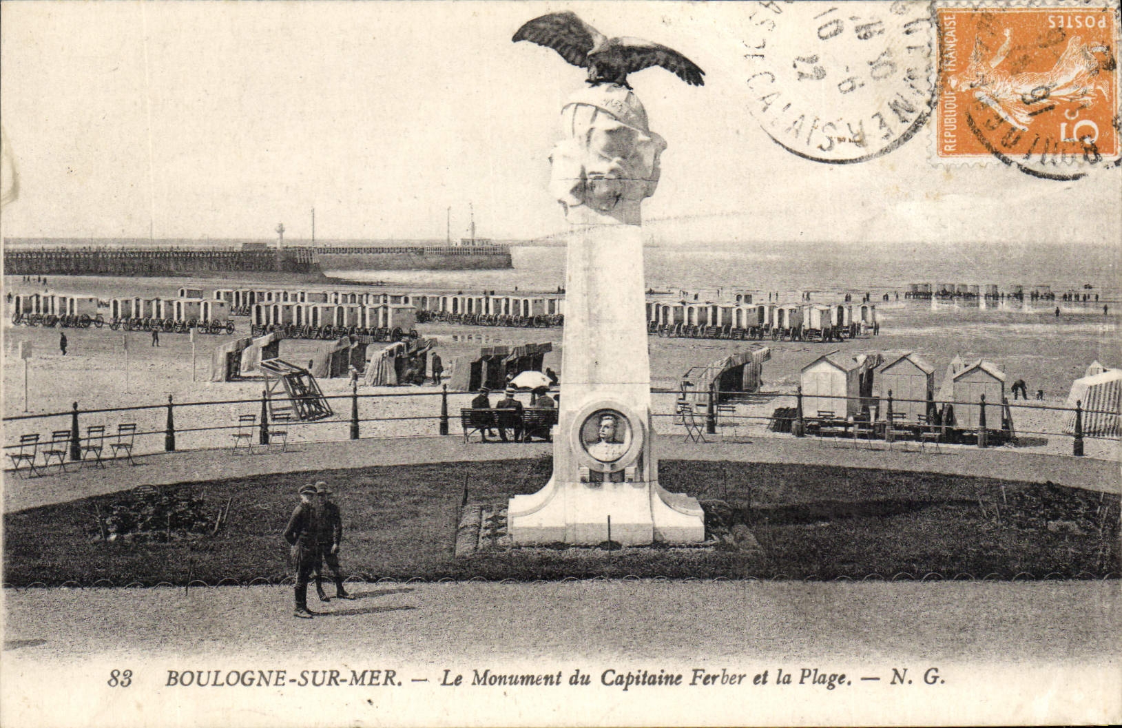 Boulogne-sur-Mer — Le Monument du Capitaine Ferber et la Plage — N. G.