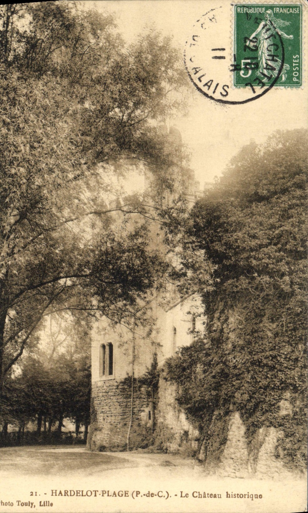 HARDELOT-PLAGE (P.-de-C.) — Le Château historique — photo Toully, Lille