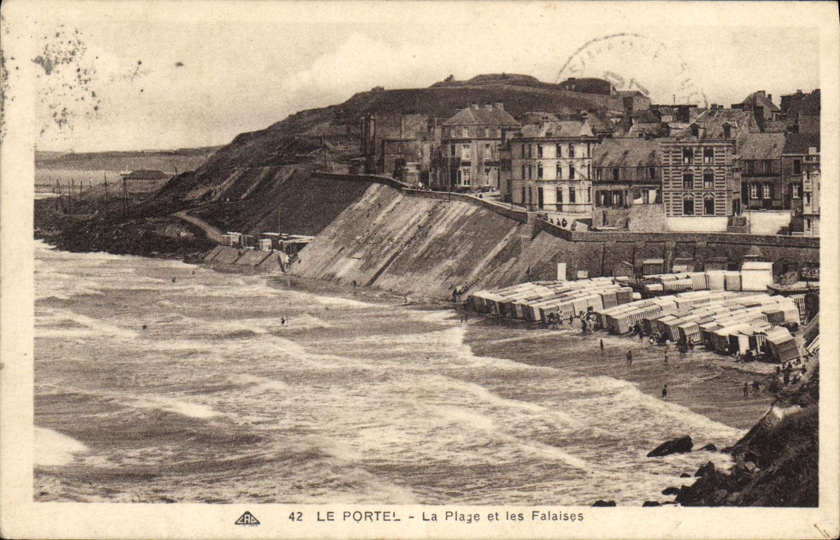 CPA Le Portel La Plage Et Les Falaises