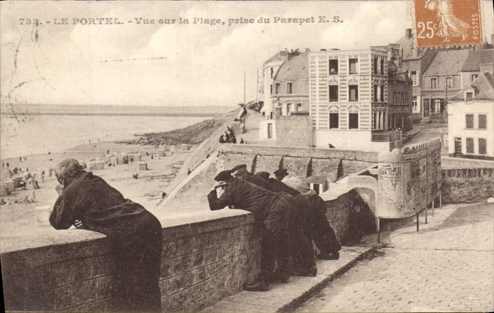 CPA Le Portel Vue Sur La Plage Prise Du Parapet