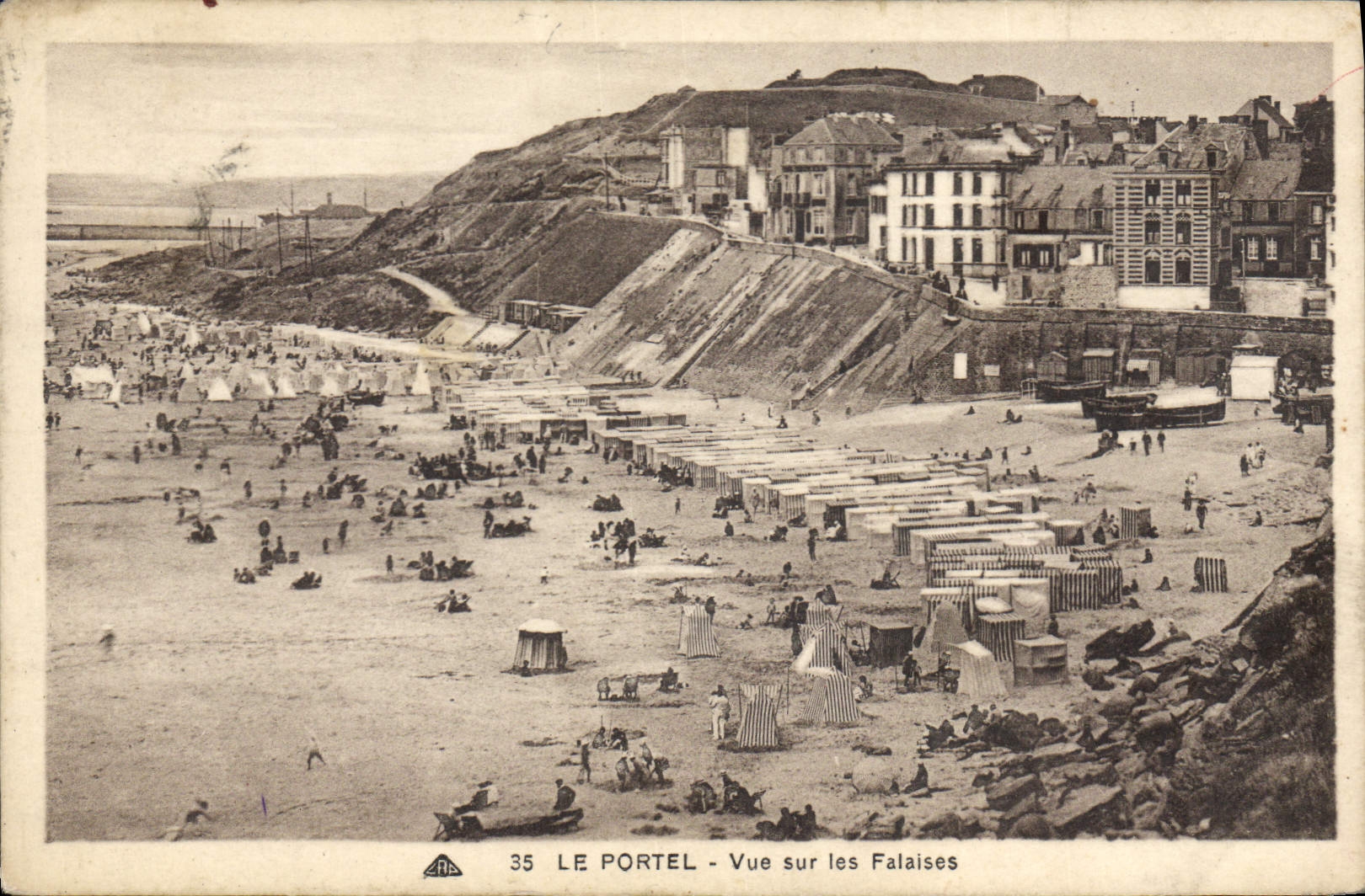 Le Portel - Vue sur les Falaises — Édition du Grand Bazar Portelois, n°35