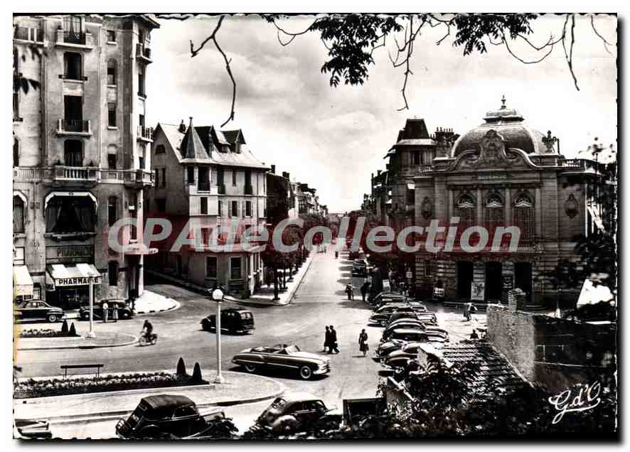 Vue de la rue et du théâtre à Châtel-Guyon — Éditeur Gd'C
