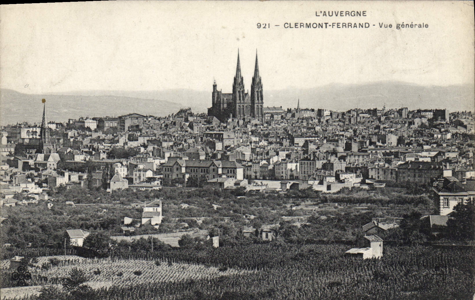 Clermont-Ferrand — Vue générale — L'Auvergne, 921 - Anverso