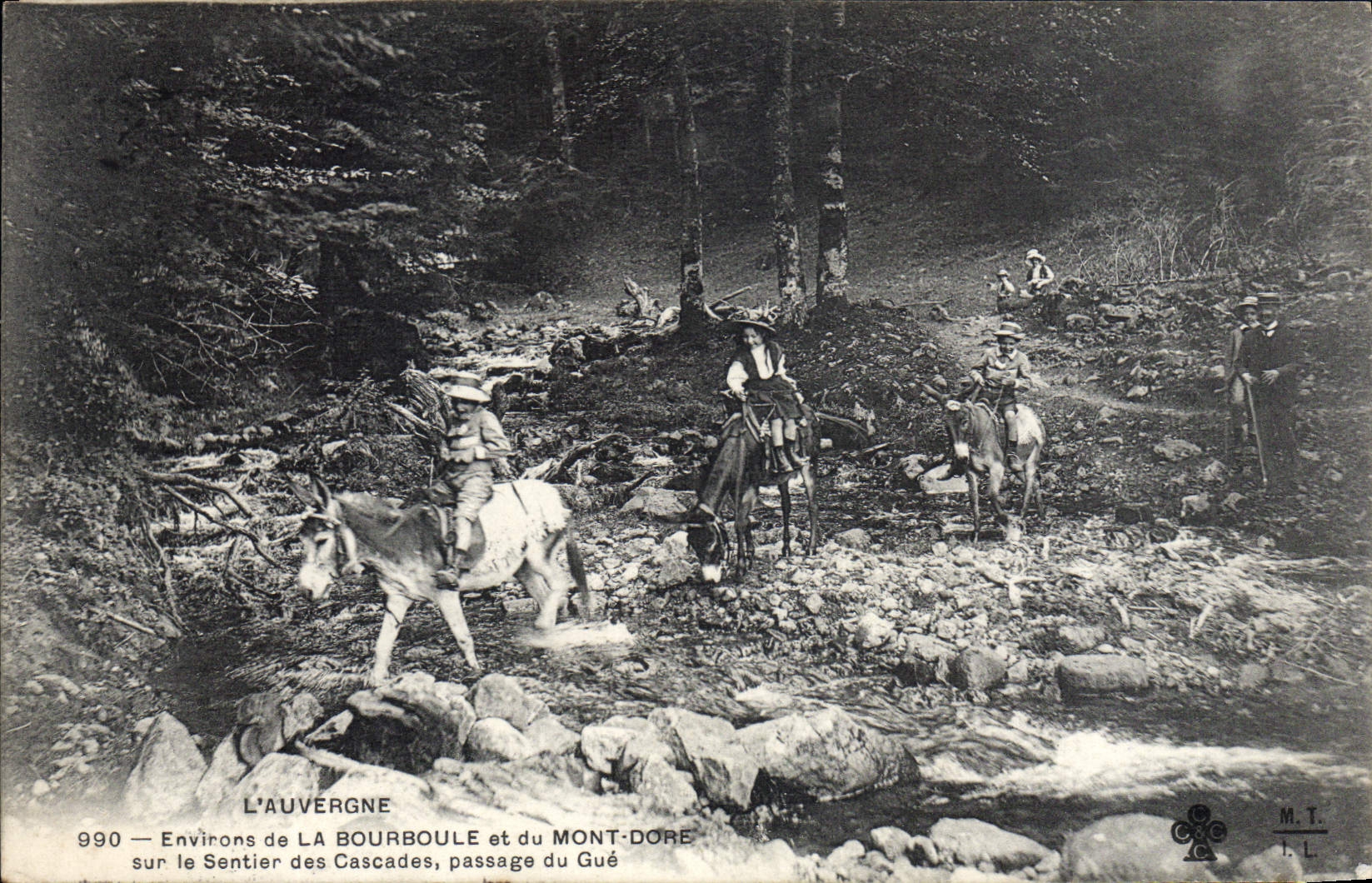 Environs de LA BOURBOULE et du MONT-DORÉ — passage du Gué — L'Auvergne — M.T. n°990