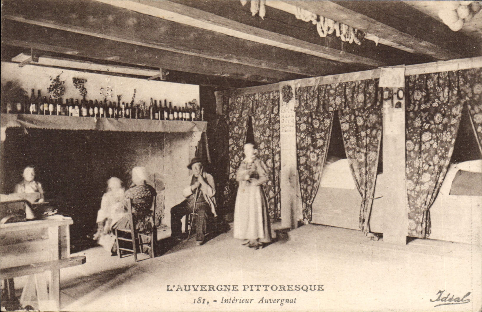Die malerische Auvergne — Innenraum aus Auvergne — Ideal