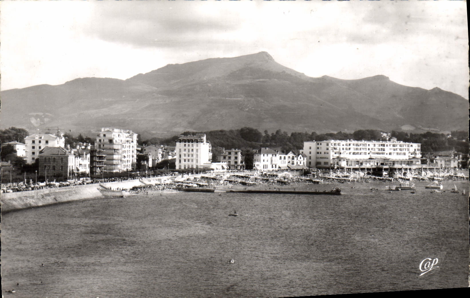 Saint-Jean-de-Luz — La Playa y la Rhune — Cap