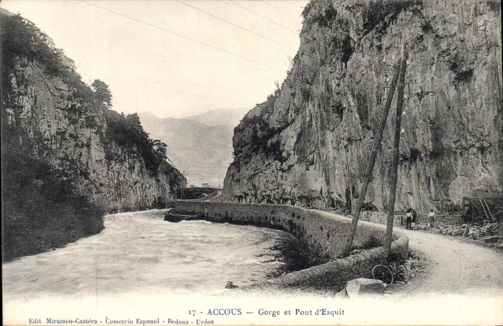 Accous — Schlucht und Steinbrücke — Edit Mirassou-Castéra