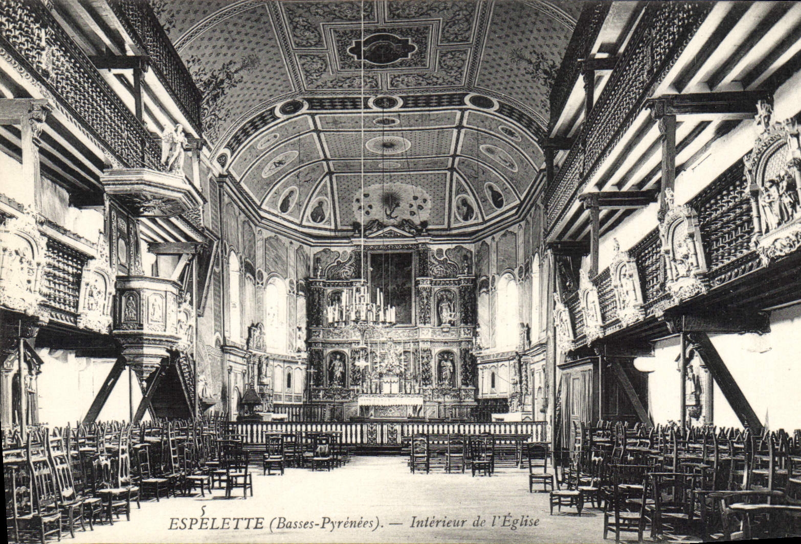 Espélette (Basses-Pyrénées) — Intérieur de l'Église