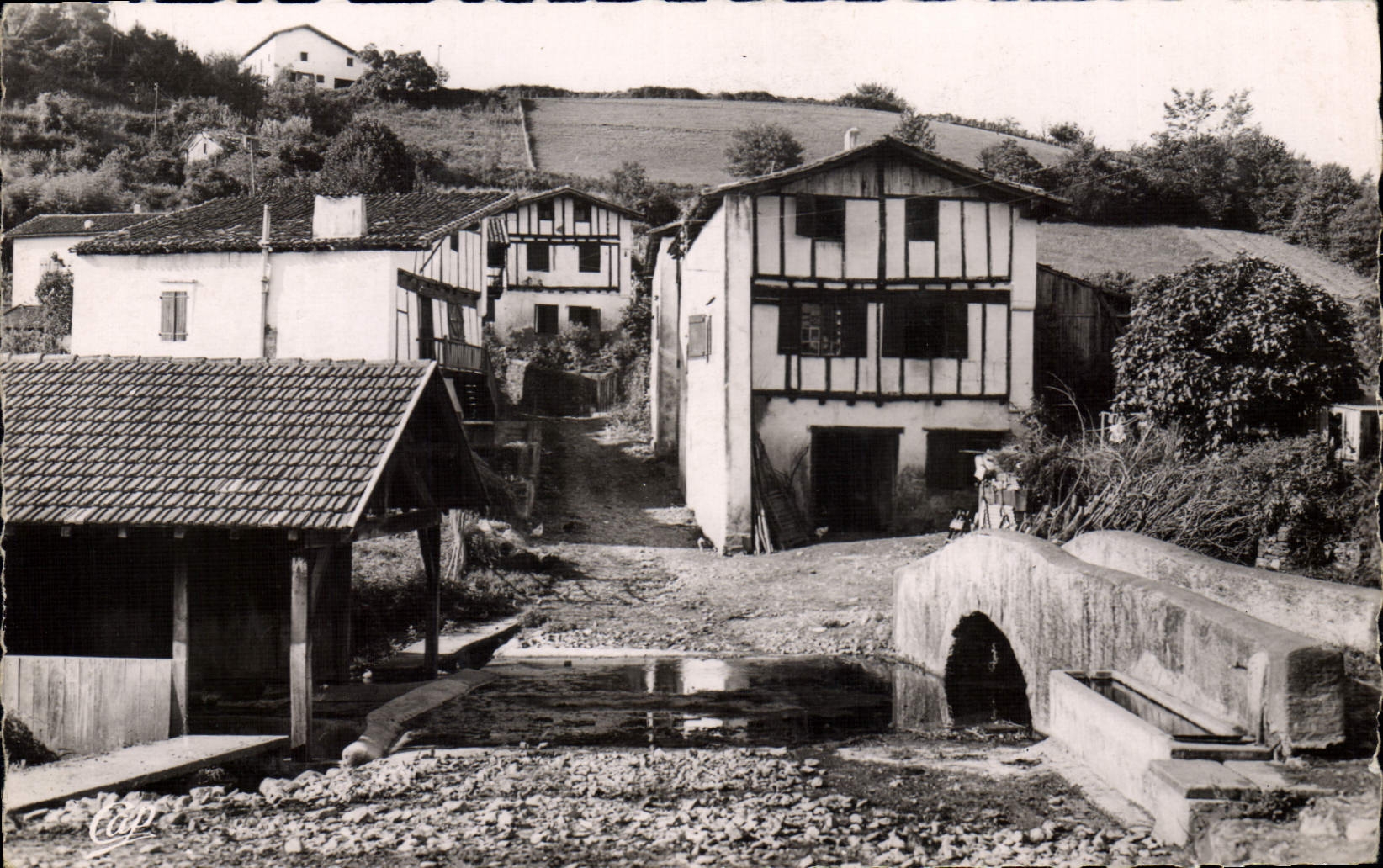 Cambo-les-Bains — Basque Häuser im alten Cambo — Cie des Arts Photographiques, Paris
