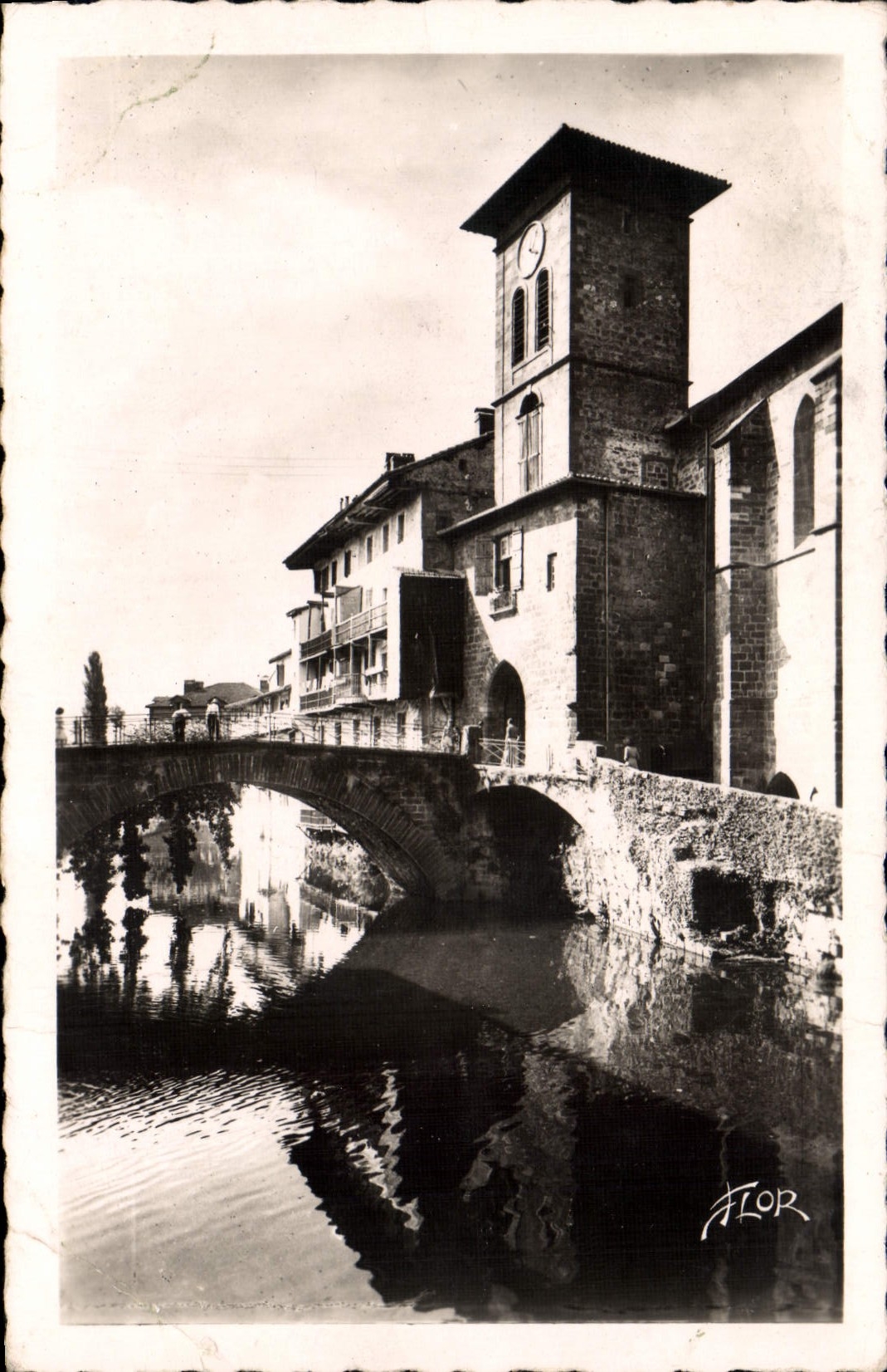Saint-Jean-Pied-de-Port — Die Kirche und die Nive — Éditions d'Art Flor