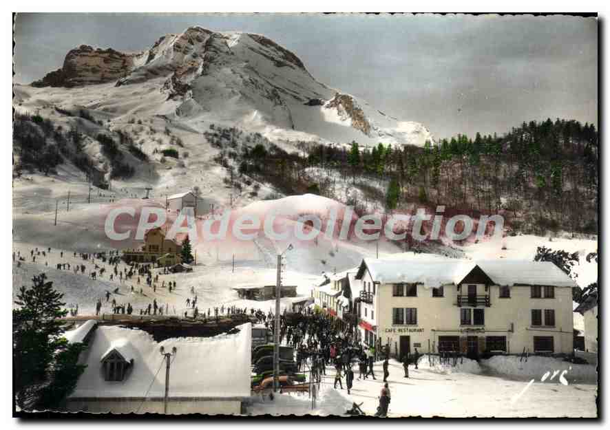 Gourette (B.-P.) — Die Pisten und Sesselbahnen der Skistation — Im Hintergrund, der Ger — JOVE Editions - Pau