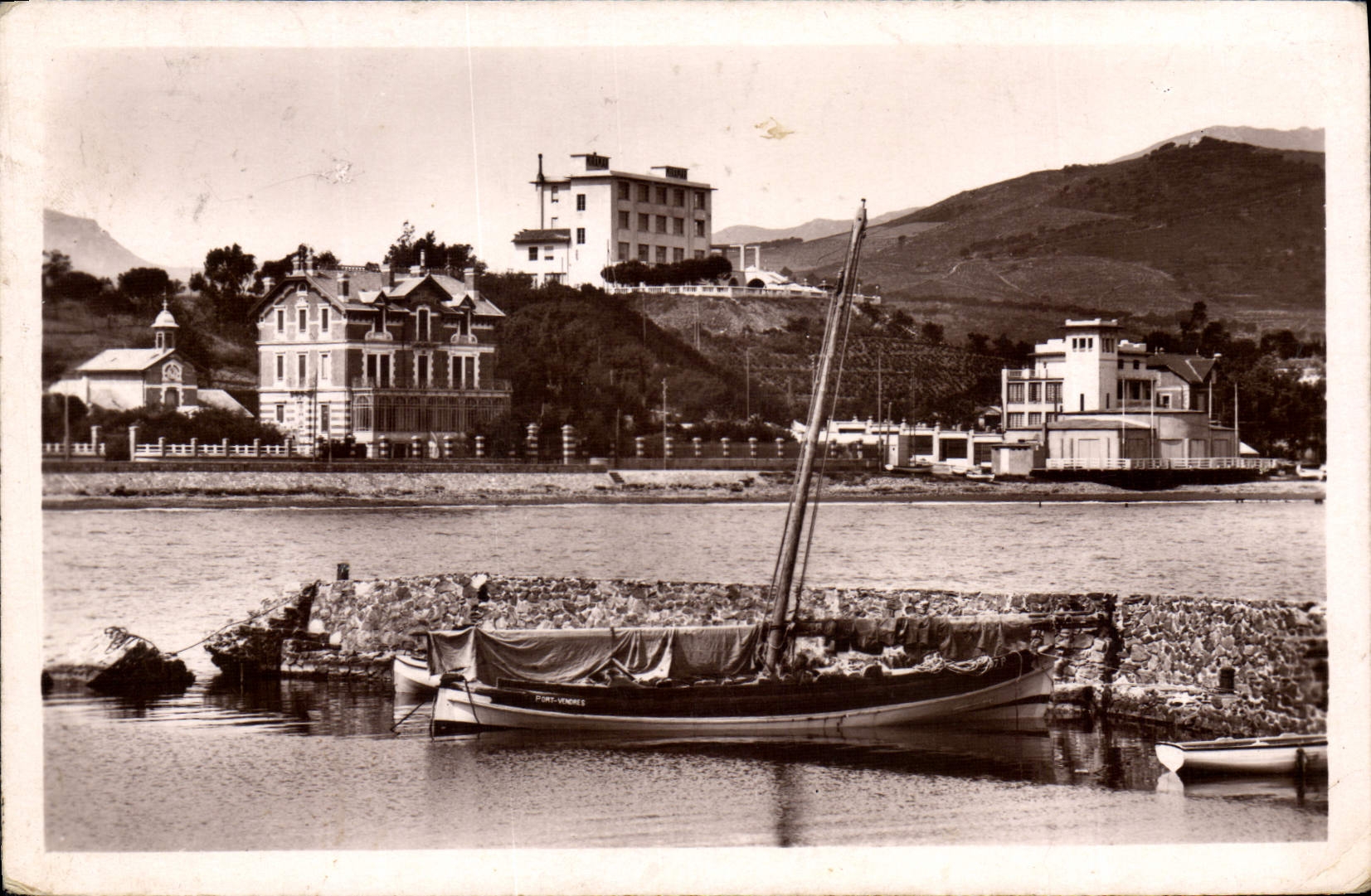 CPA Banyuls Sur Mer Le Miramar Et La potinière