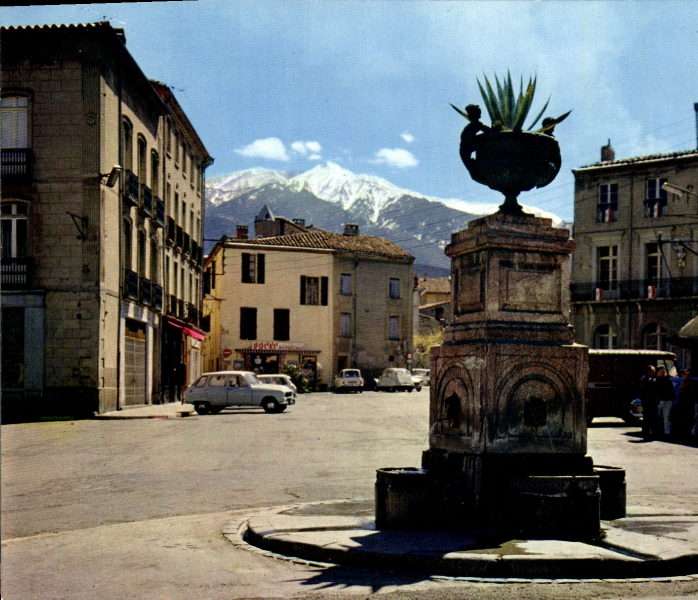 CPSM Prades La Place Et La Fontaine