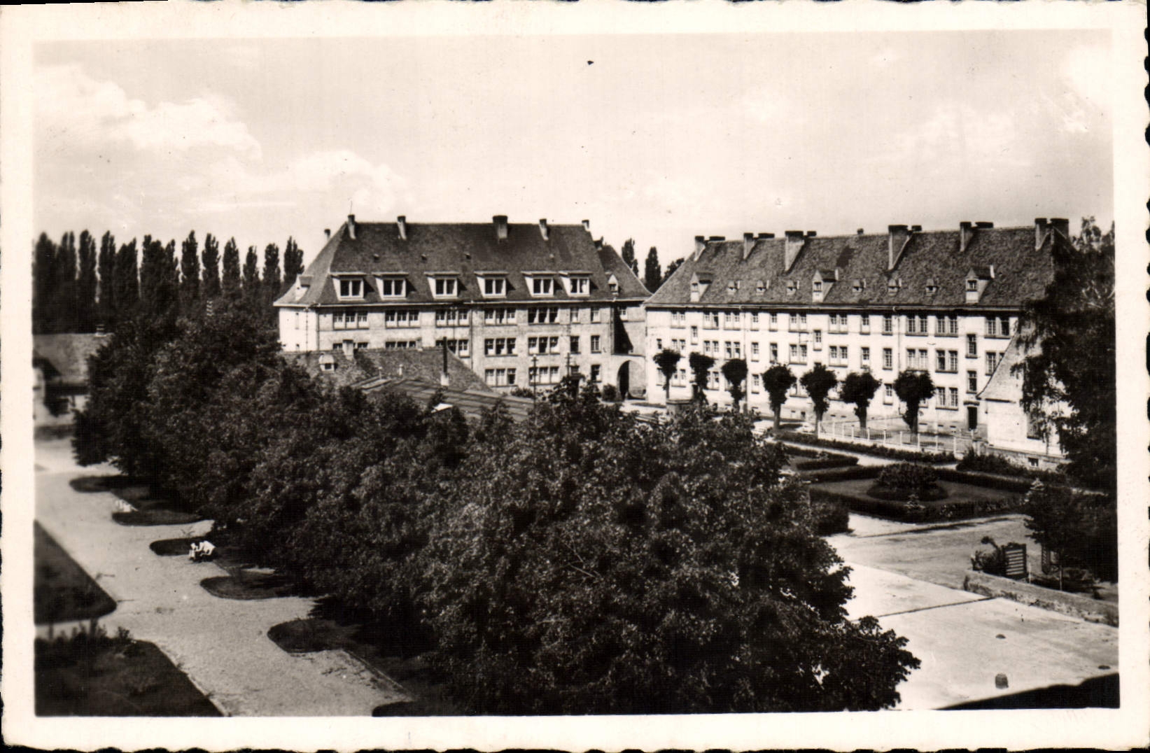 CPA Strasbourg Neudorf Pavillons De Medecine et contagieux Hôpital militaire LYAUTEY