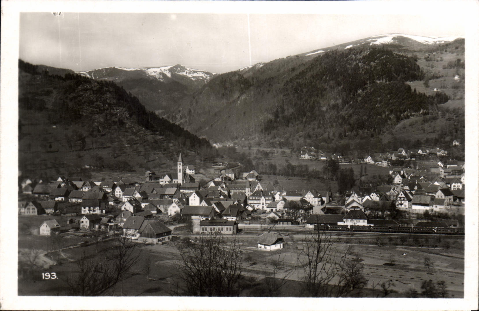 Metzerai — Panoramablick auf das Dorf und die schneebedeckten Berge — Verleger Felix Lüib, Straßburg, Nr. 68