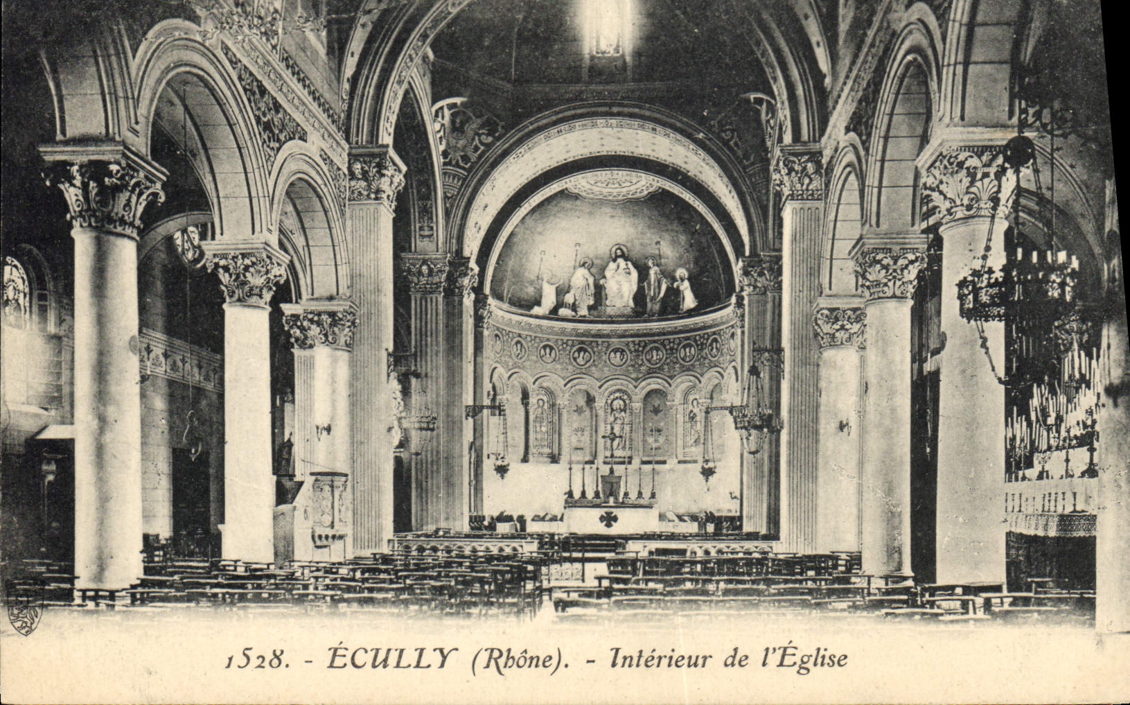 Écully (Rhône) — Intérieur de l'Église — Éditeur n°1528