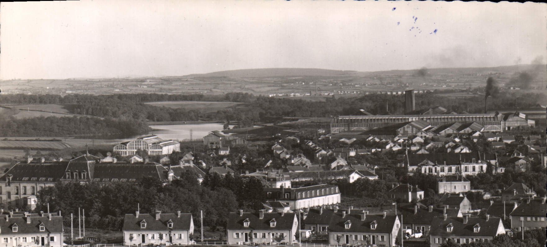 Le Creusot — L'Hôtel-Dieu et la Cité Jean Schneider — Photo BERTHELOT
