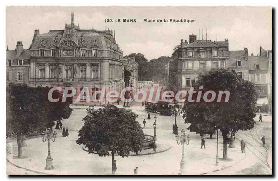 CPA Le Mans Place De La Republique