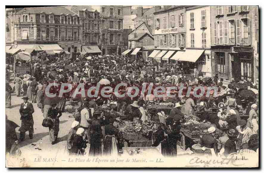 CPA Le Mans La place de l'Eperon un jour de marché