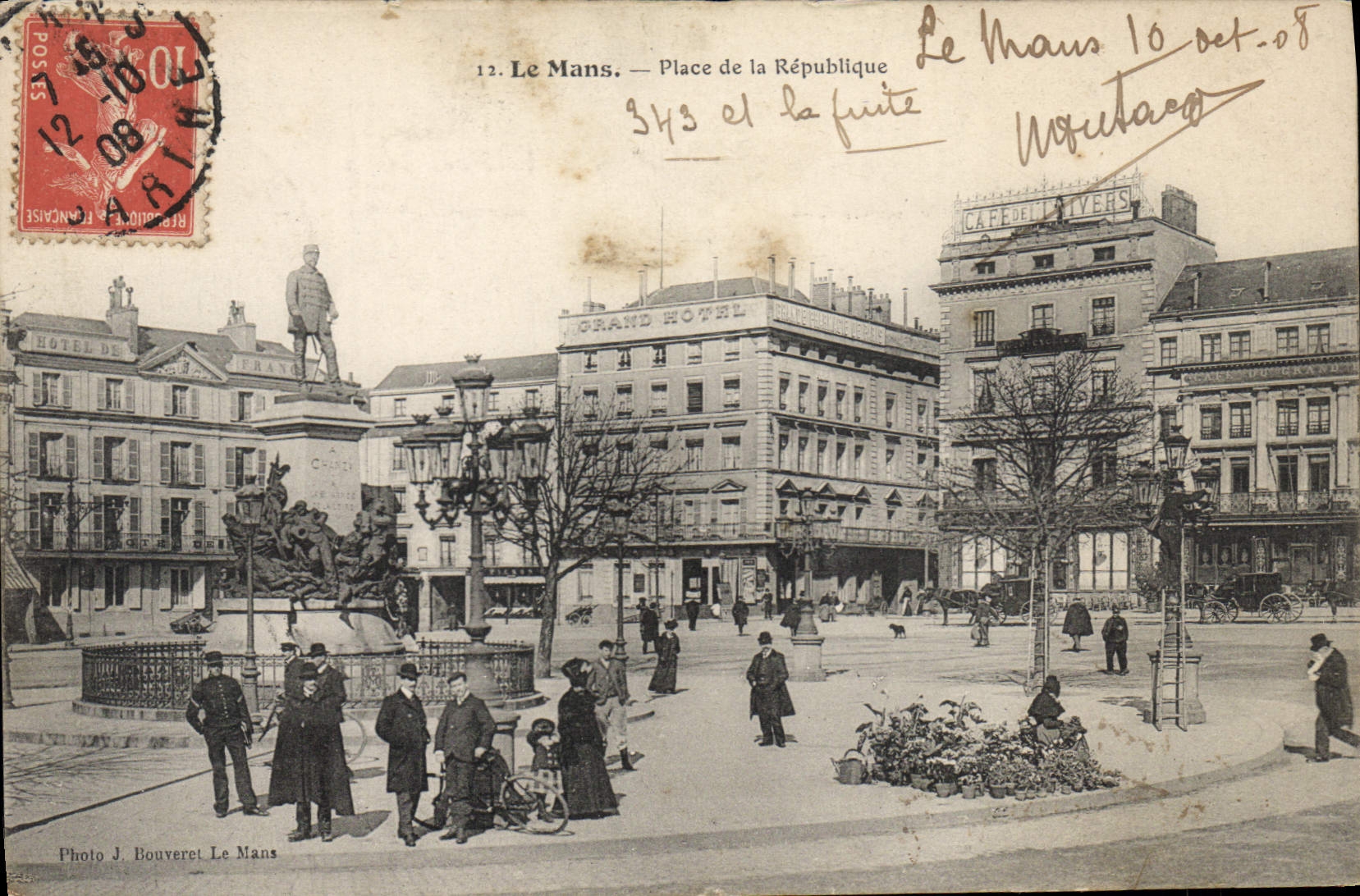 CPA Le Mans Place De La Republique