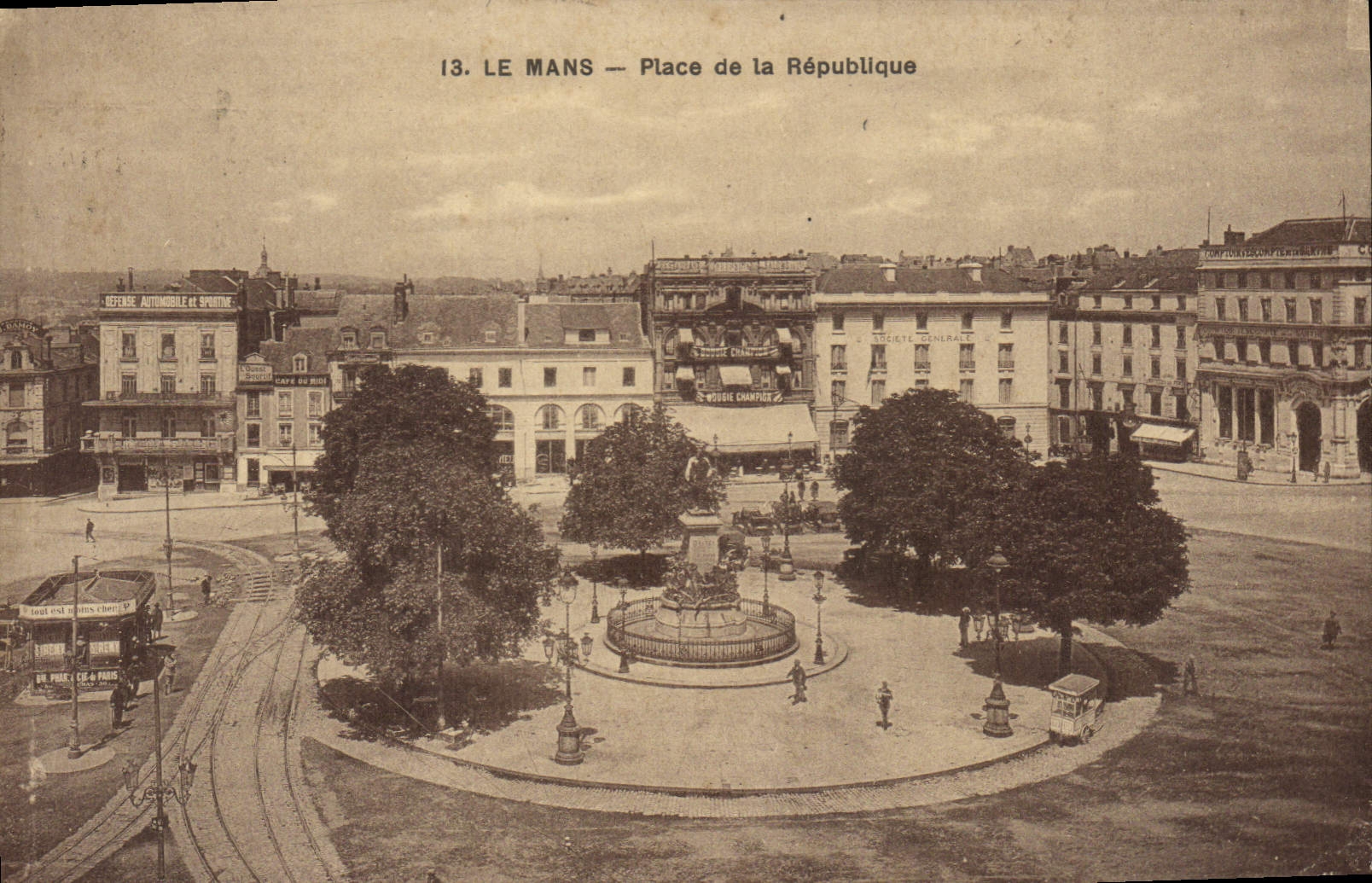 CPA Le Mans Place De La Republique