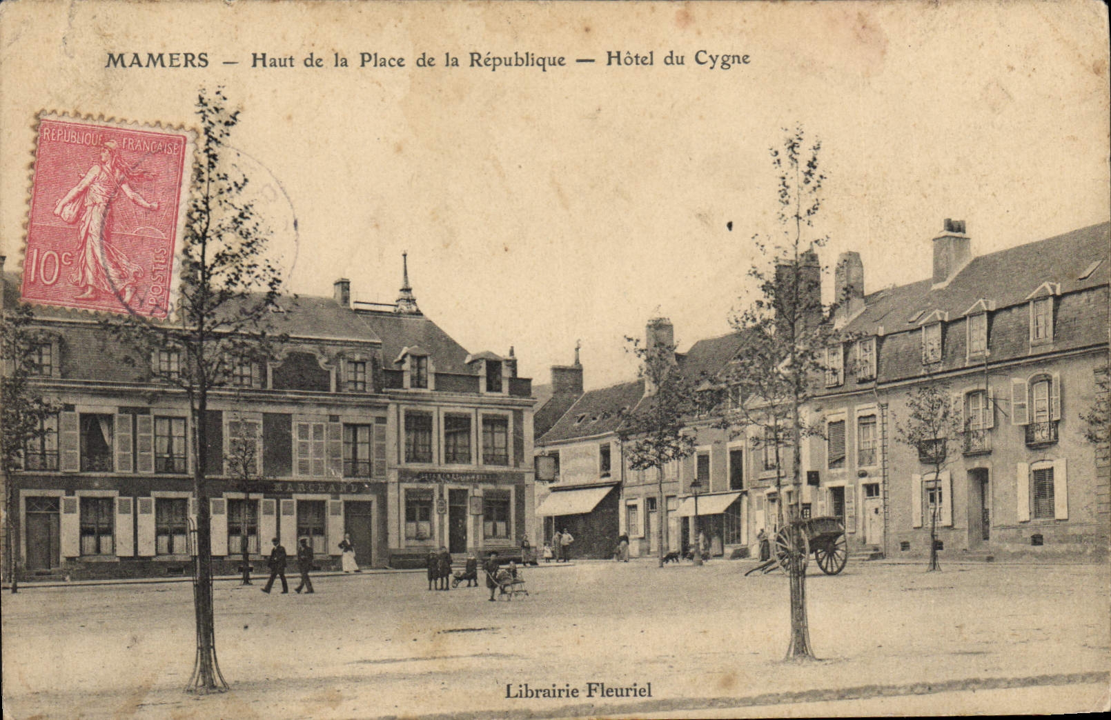 CPA Mamers Haut De La Place De La Republique Hôtel du cygne
