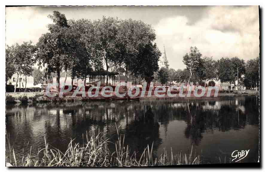 CPA La Fleche Le Loire Et Les Promenades