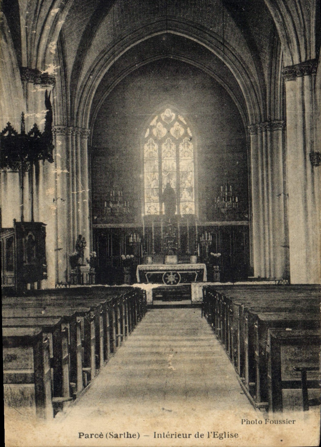 Parcè (Sarthe) — Intérieur de l'Église — Photo Foussier